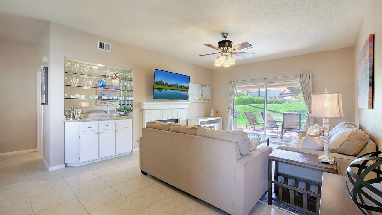 Photo of Livingroom in Palm Desert