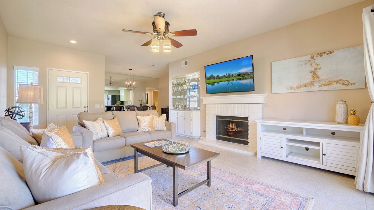 Photo of Livingroom in Palm Desert
