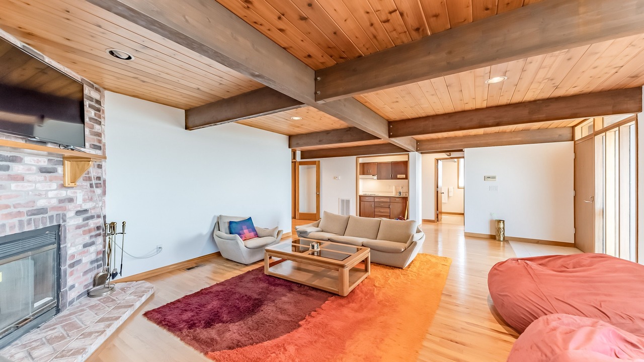 Photo of Livingroom in Crescent City North