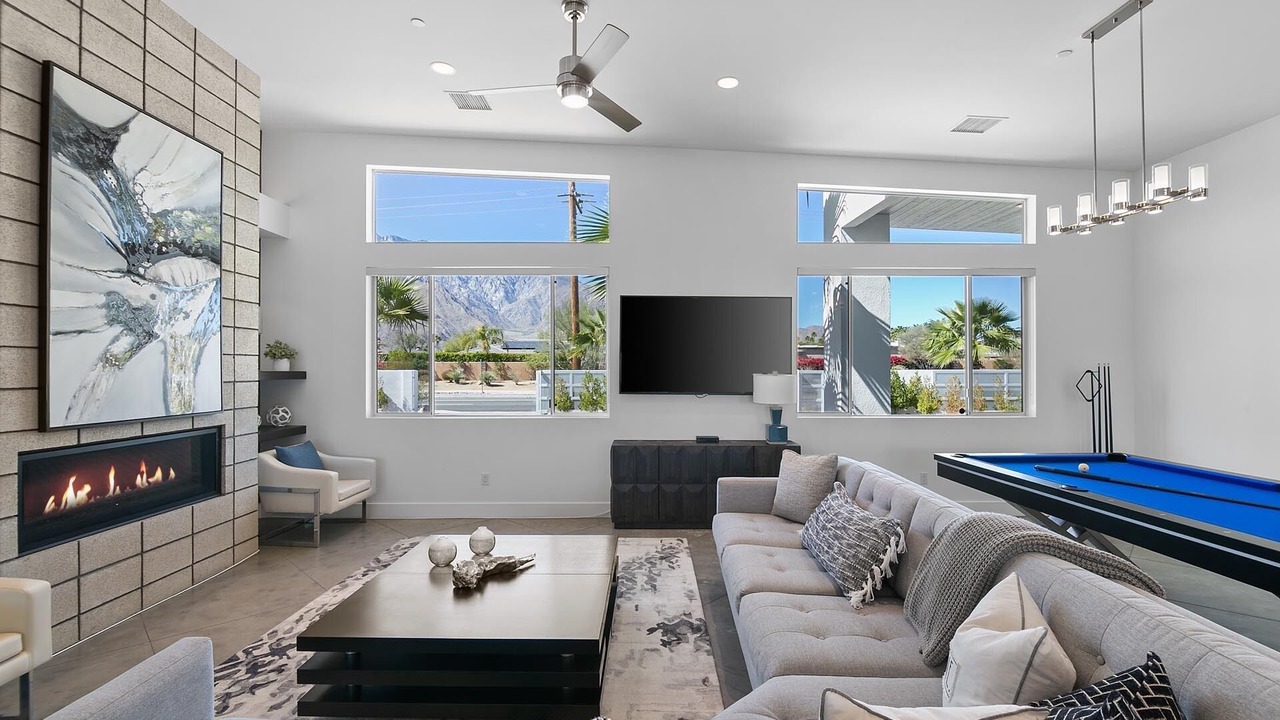 Photo of Livingroom in Desert Park Estates