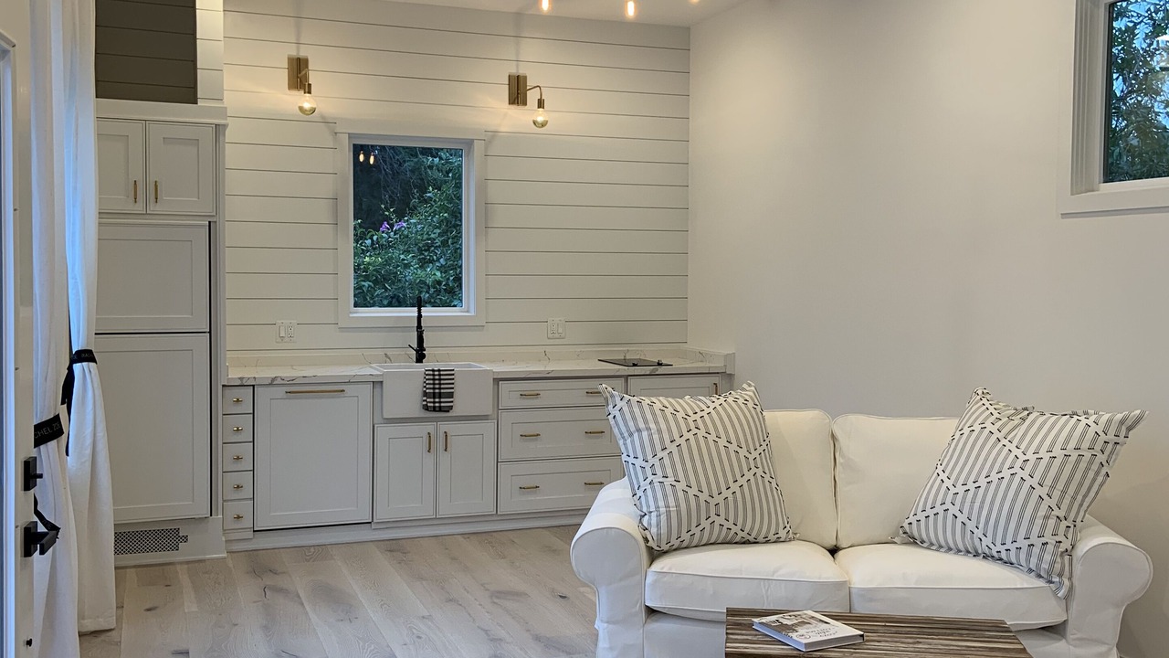 Photo of Livingroom in Woodland Hills