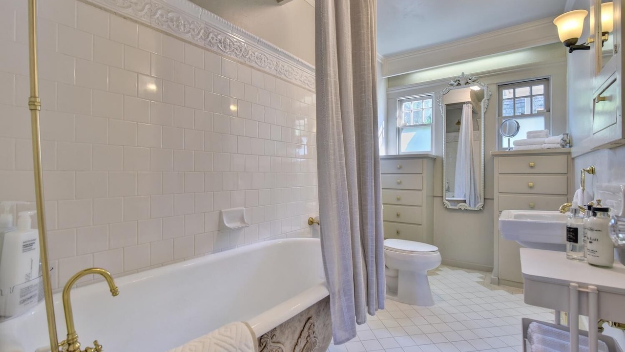 Photo of Bathroom in Old Palo Alto