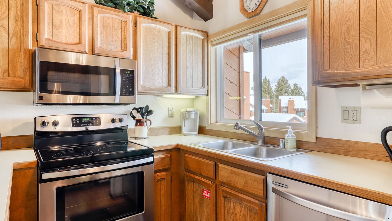 Photo of Kitchen in Mammoth Lakes