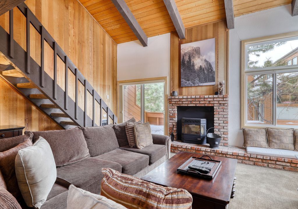 Photo of Livingroom in Mammoth Lakes