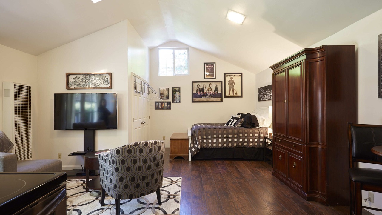 Photo of Bedroom in Willow Glen