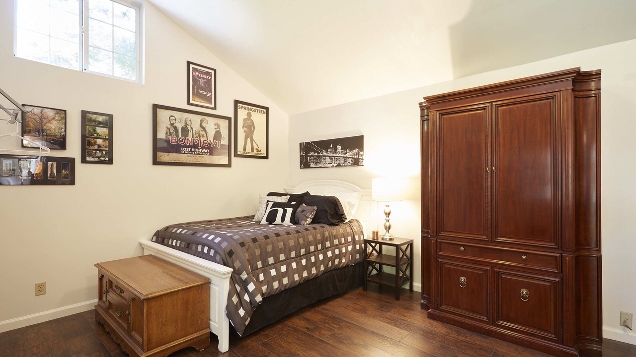 Photo of Bedroom in Willow Glen