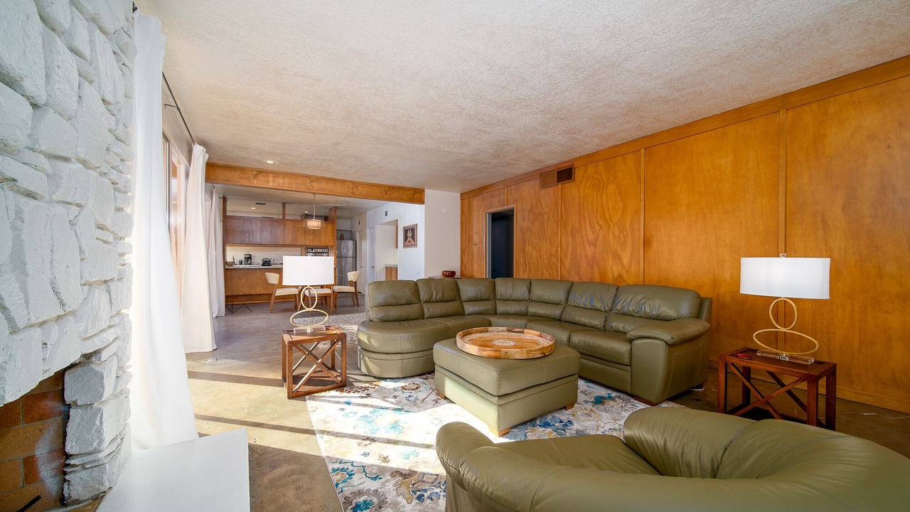 Photo of Livingroom in Palm Desert