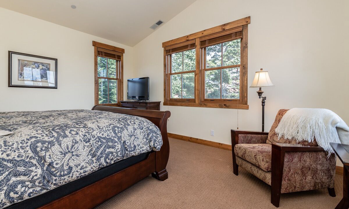 Photo of Bedroom in Mammoth Lakes