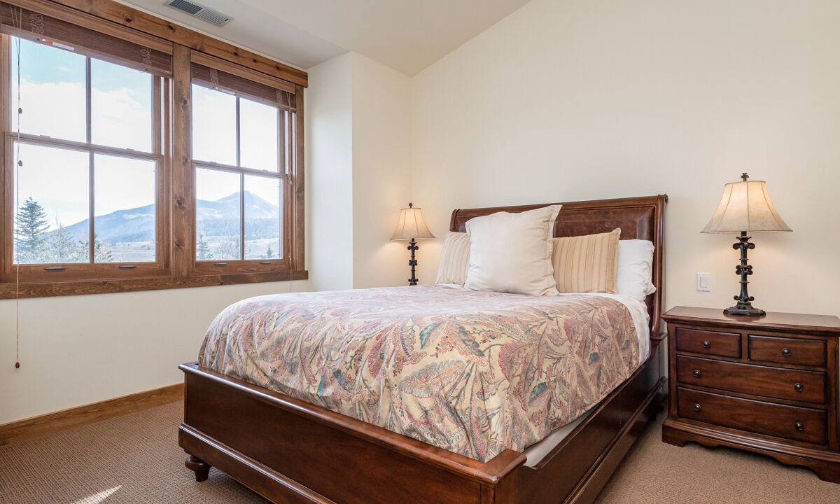 Photo of Bedroom in Mammoth Lakes