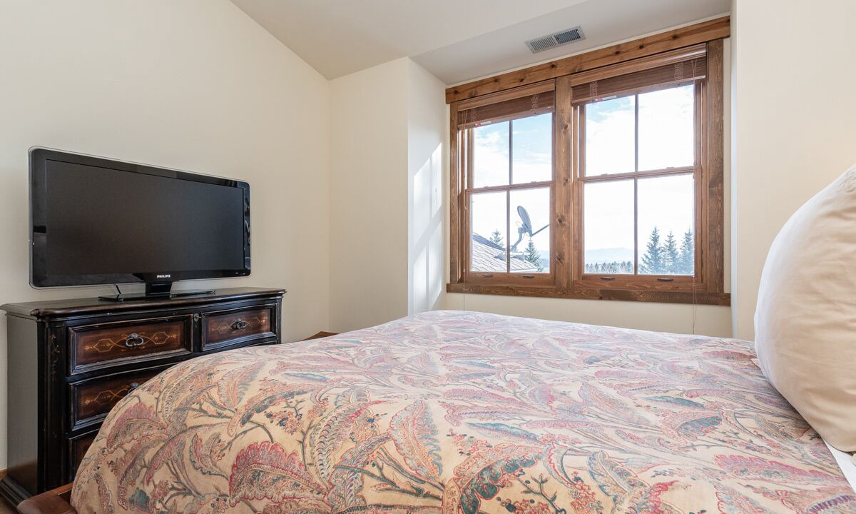 Photo of Bedroom in Mammoth Lakes