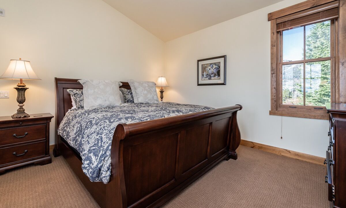 Photo of Bedroom in Mammoth Lakes