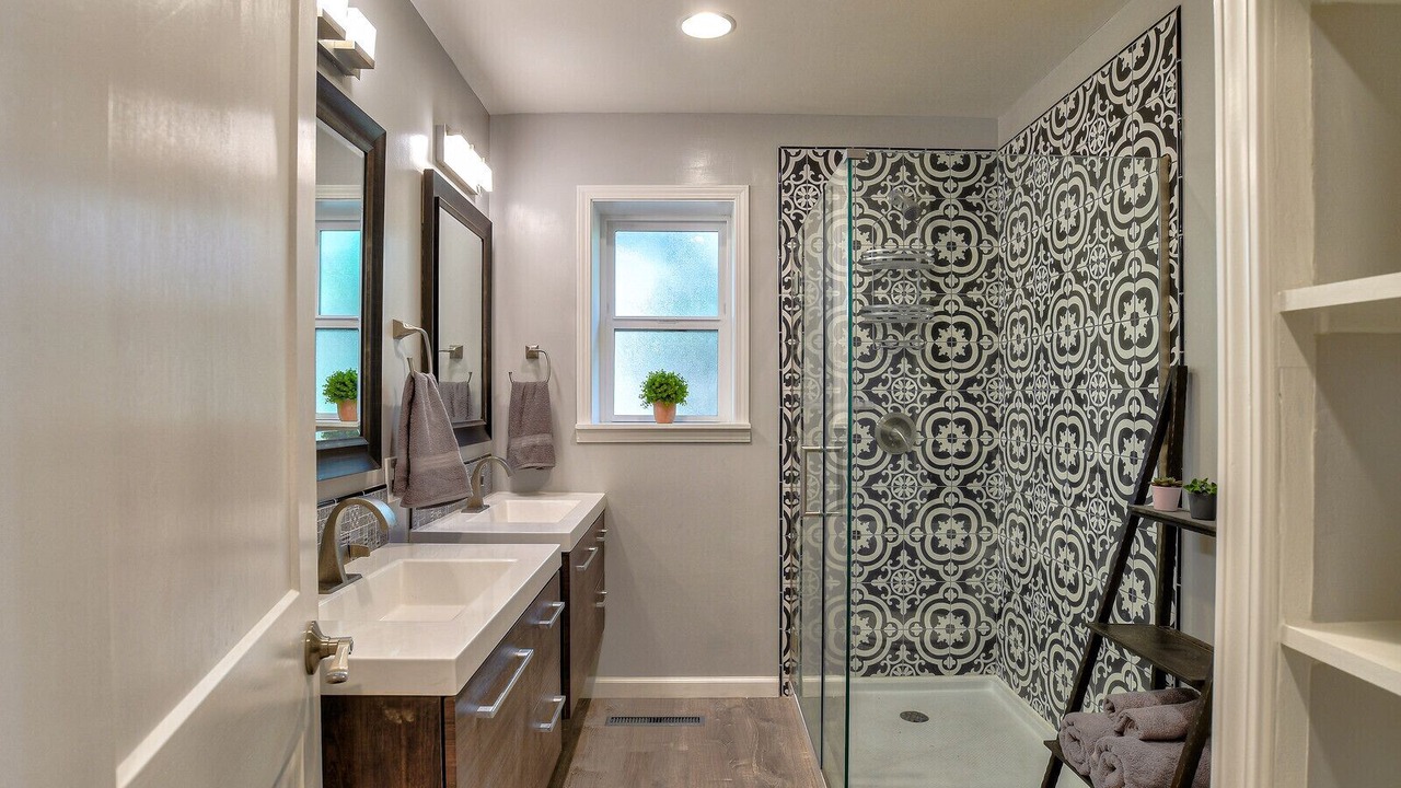 Photo of Bathroom in Skyline-Hillcrest Estates