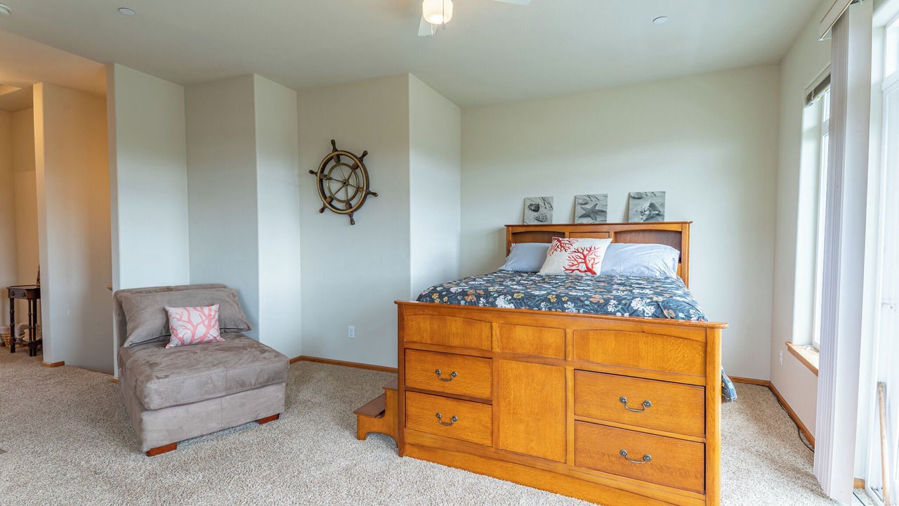 Photo of Bedroom in Winchester Bay