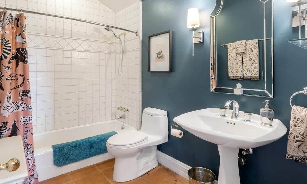 Photo of Bathroom in Vista