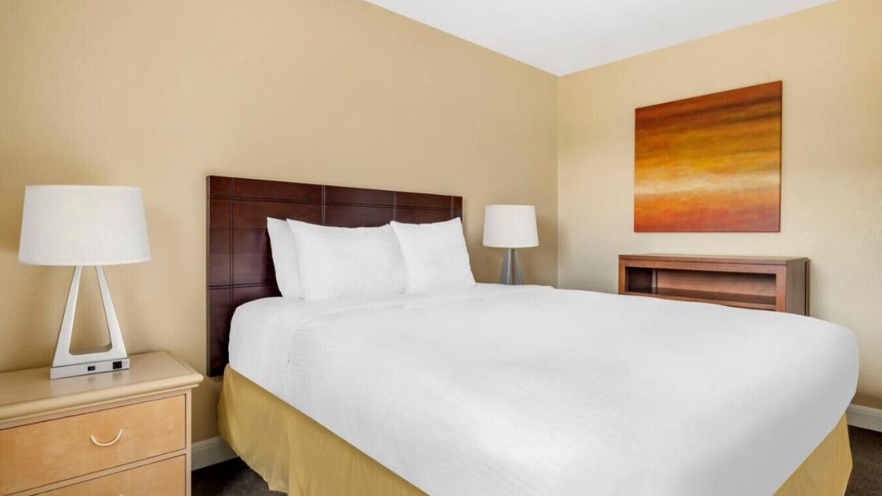 Photo of Bedroom in Canyon Corridor
