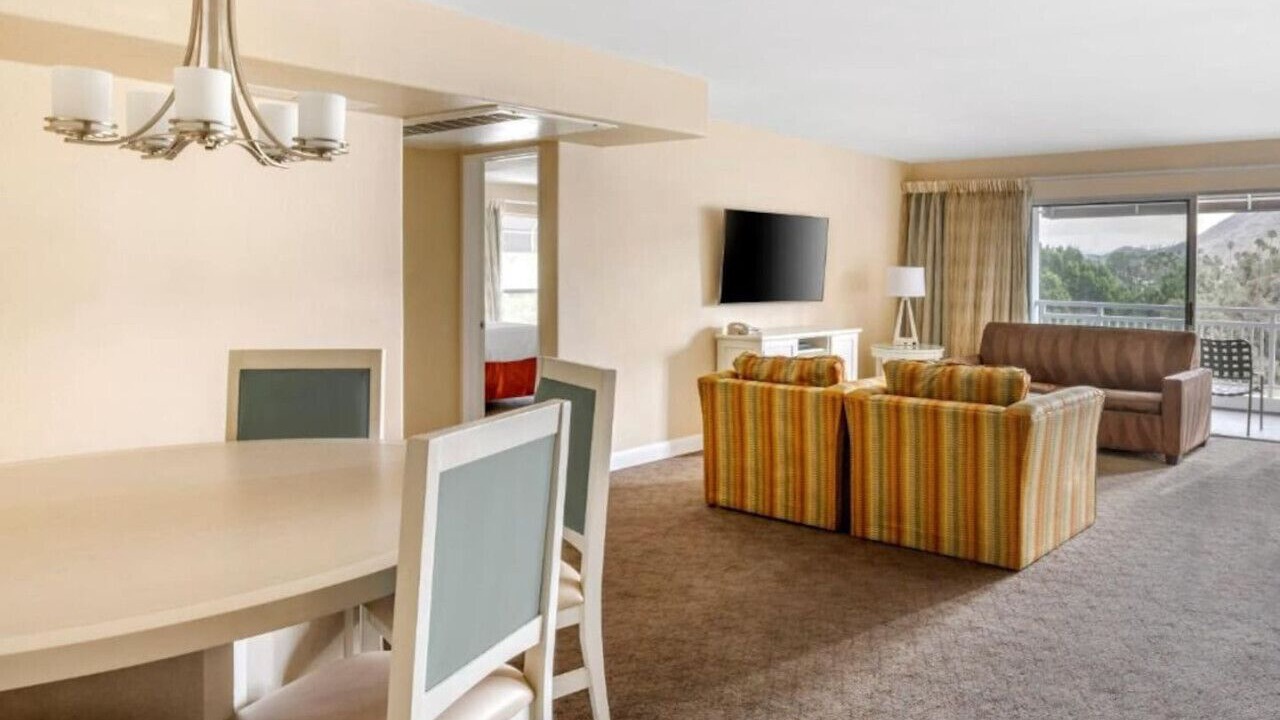 Photo of Livingroom in Canyon Corridor
