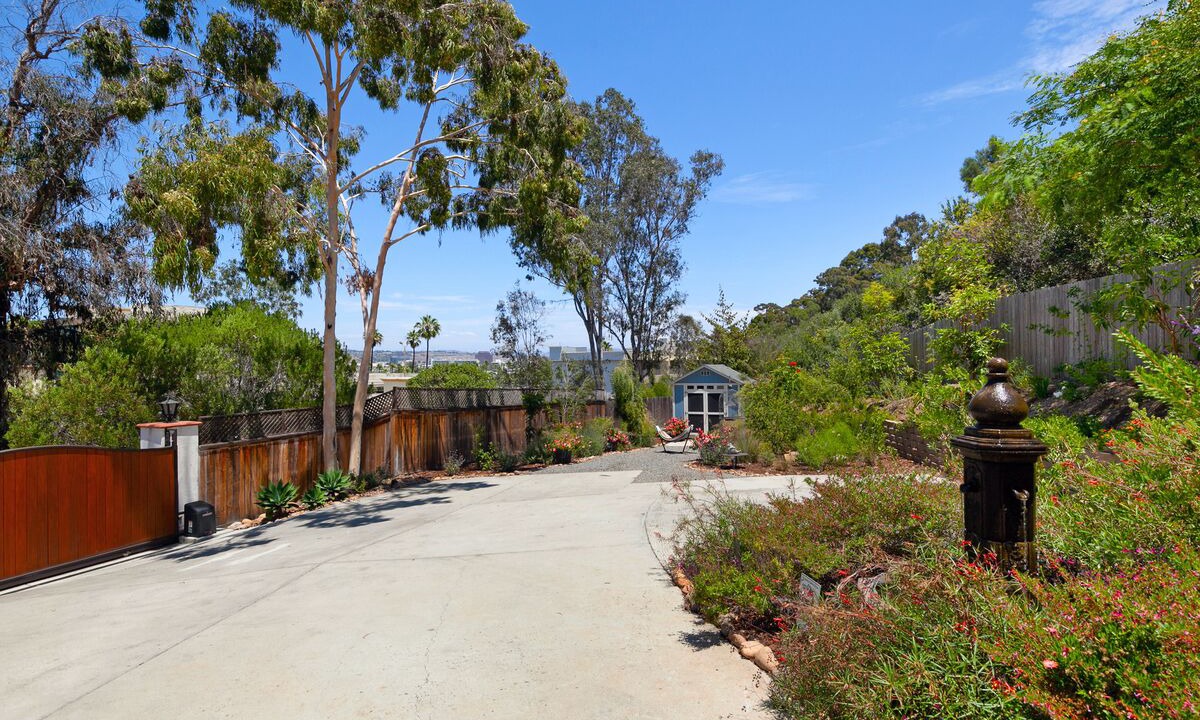 Photo of Others in Mission Hills