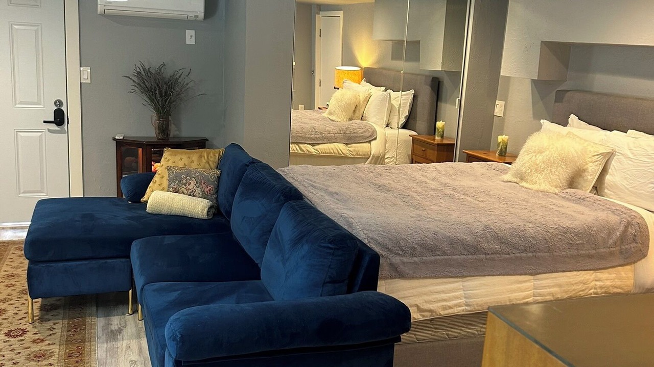 Photo of Bedroom in Oak Knoll - Redwood Park