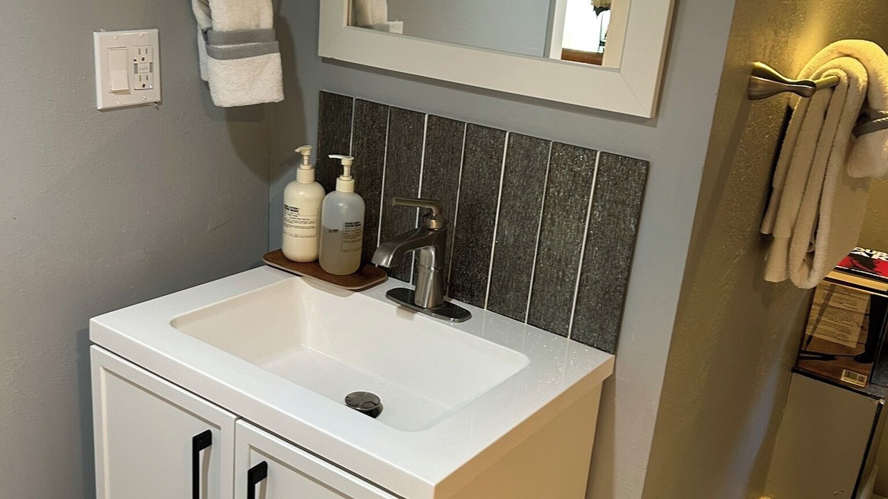 Photo of Bathroom in Oak Knoll - Redwood Park