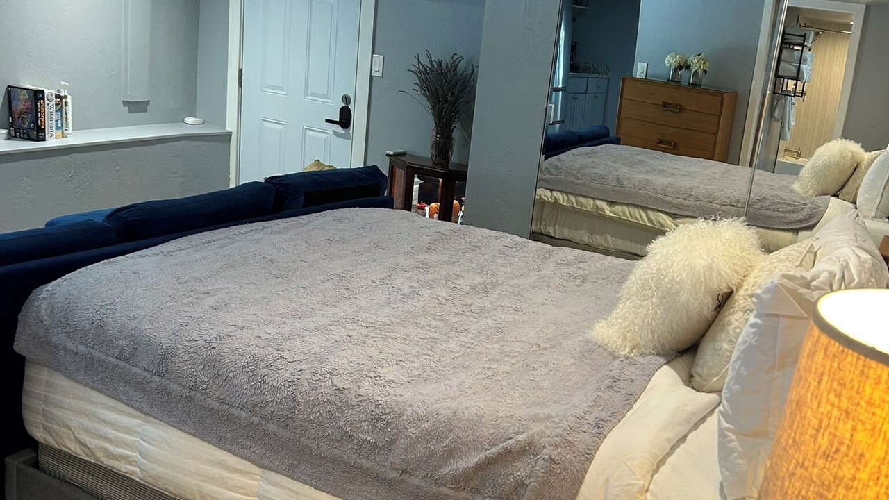 Photo of Bedroom in Oak Knoll - Redwood Park