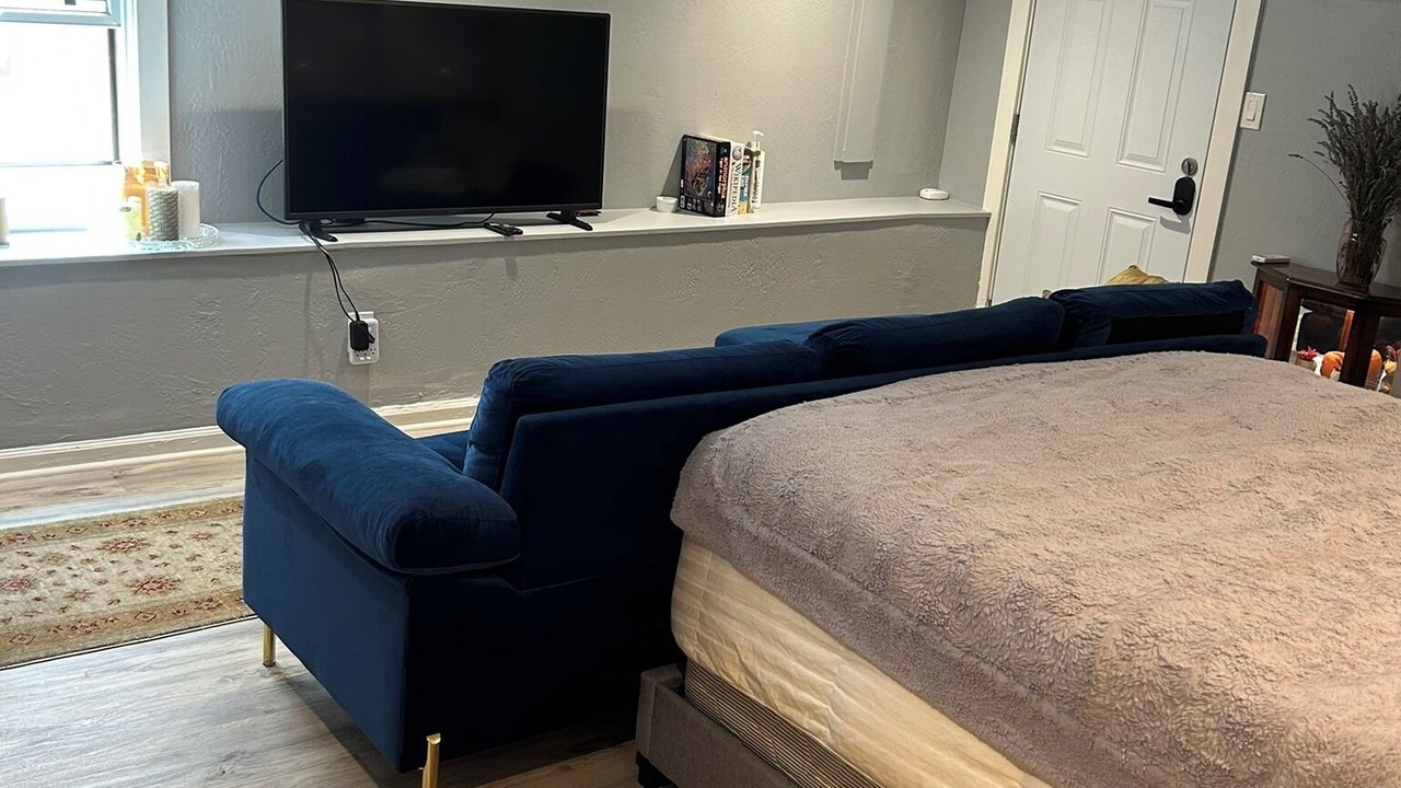 Photo of Bedroom in Oak Knoll - Redwood Park