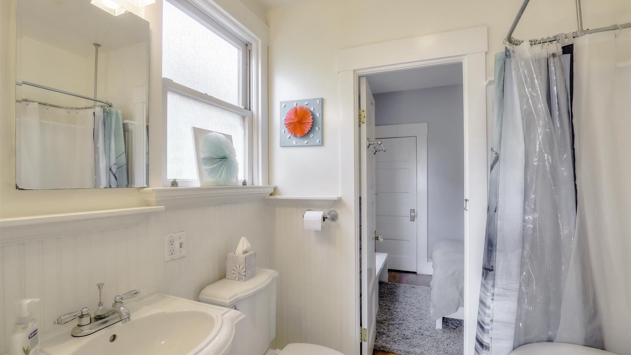 Photo of Bathroom in Paradise Park