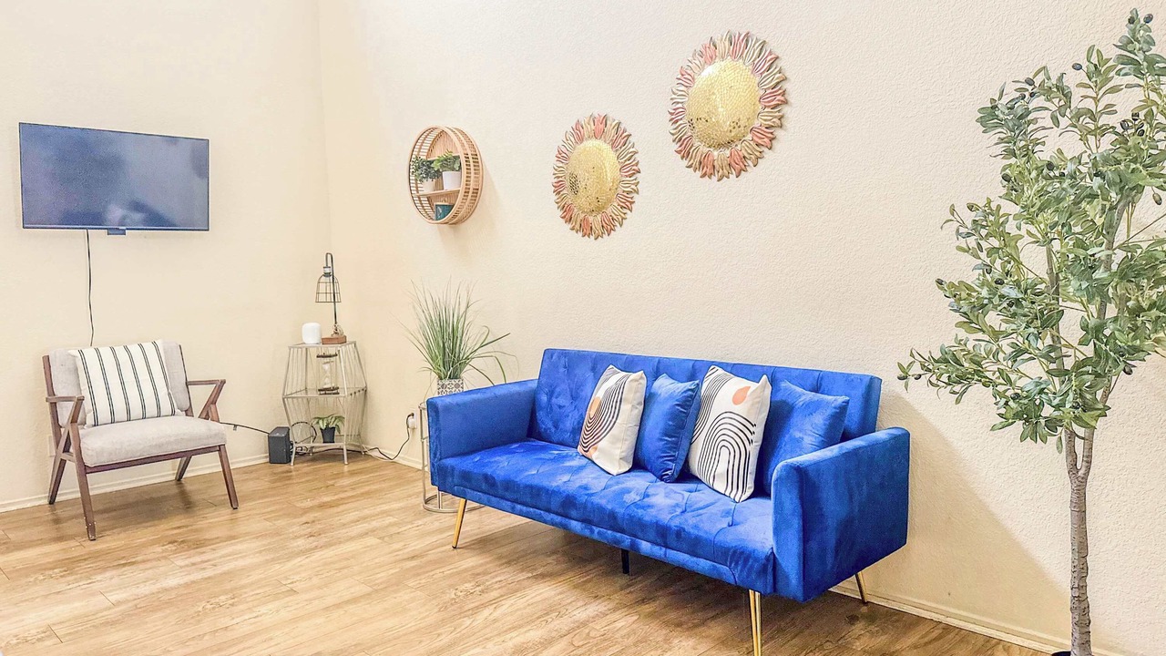 Photo of Livingroom in Cortez Hill