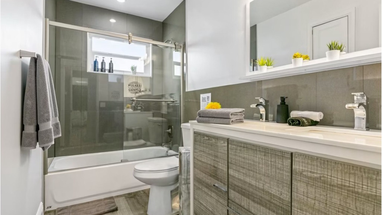 Photo of Bathroom in Driftwood