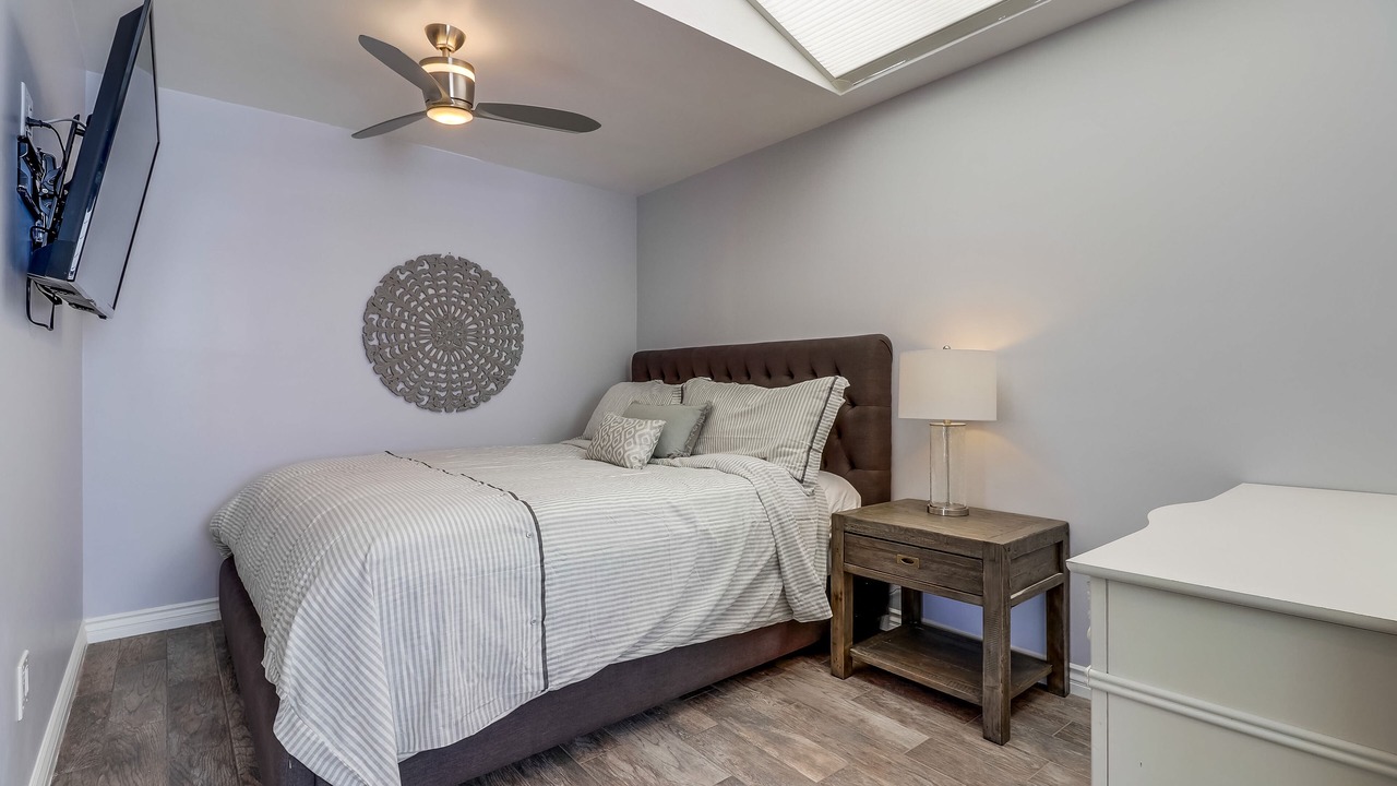 Photo of Bedroom in South Mission Beach