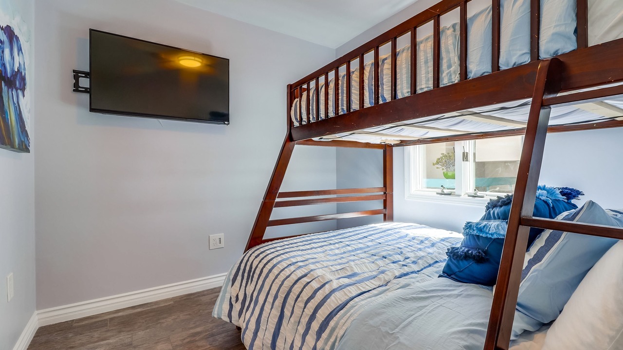 Photo of Bedroom in South Mission Beach