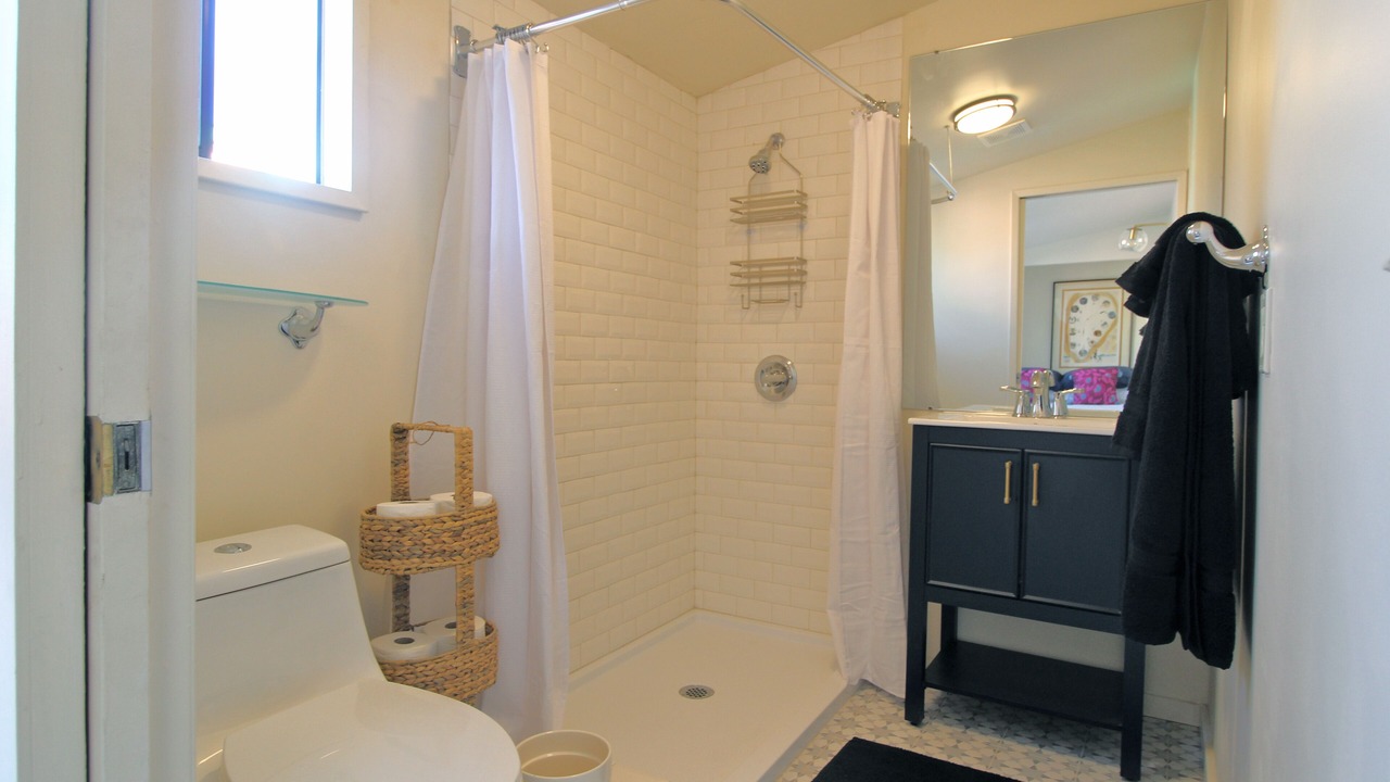 Photo of Bathroom in Oak Park