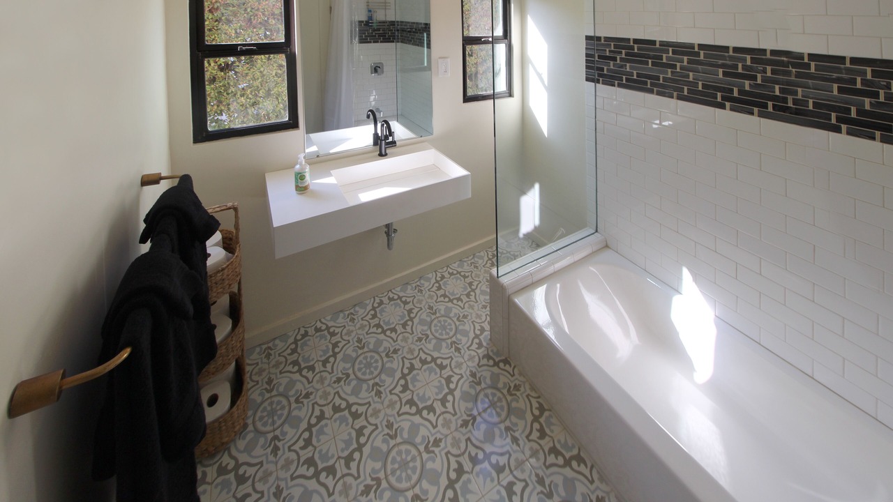 Photo of Bathroom in Oak Park