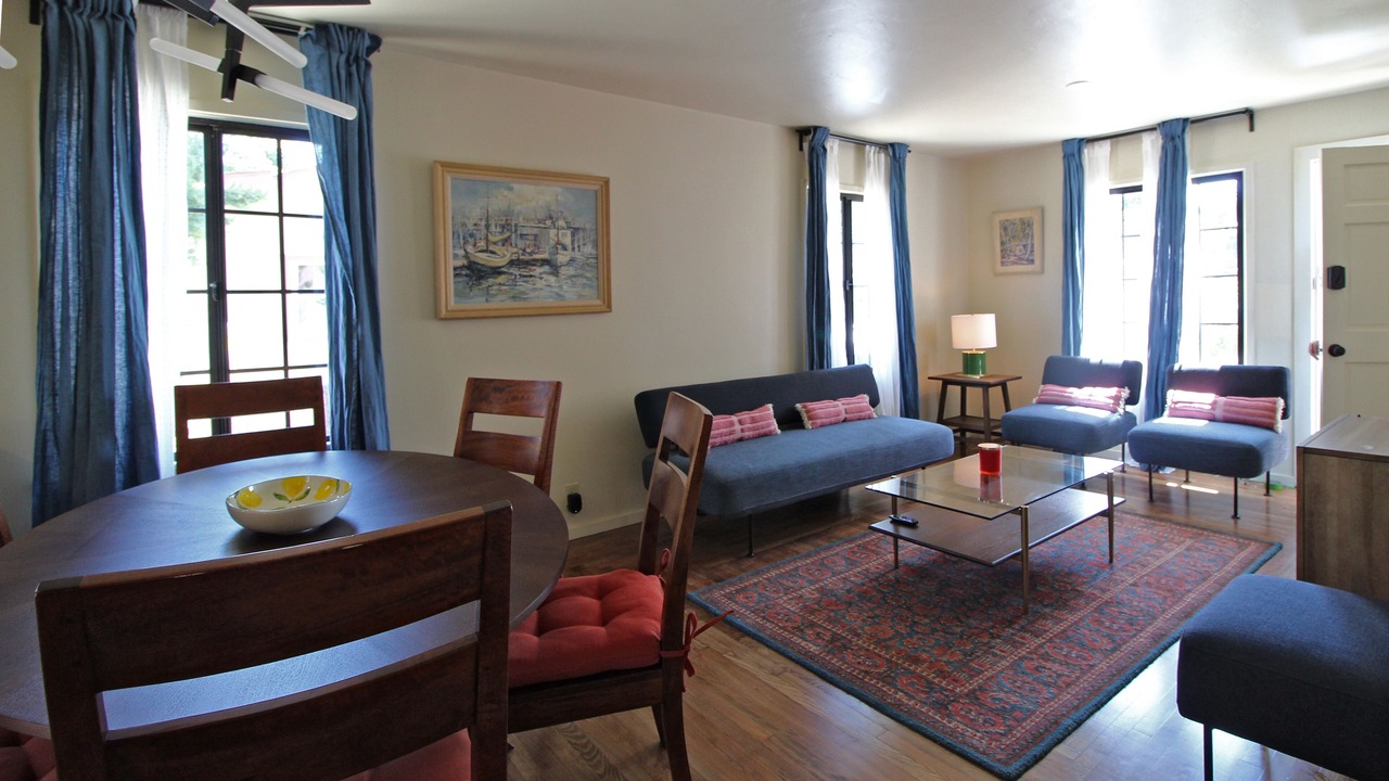Photo of Livingroom in Oak Park