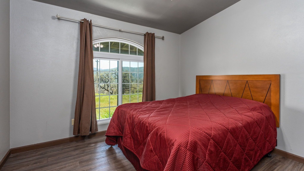 Photo of Bedroom in Oakhurst
