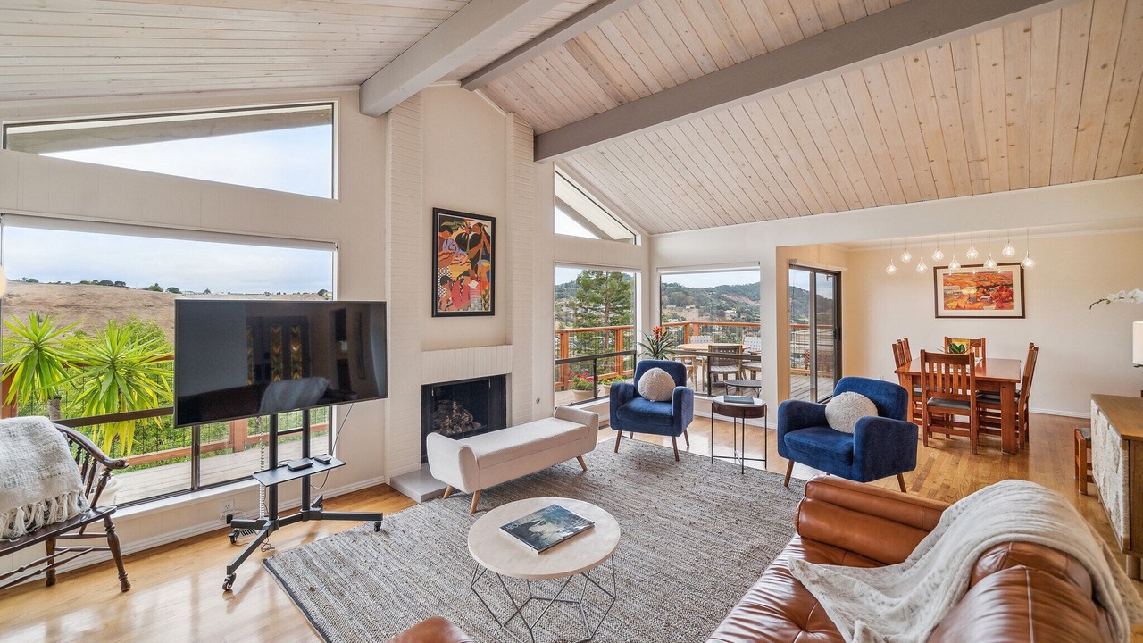 Photo of Livingroom in San Rafael