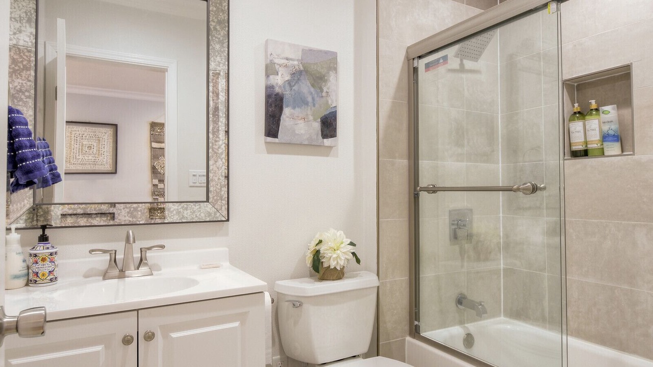 Photo of Bathroom in Outer Mission