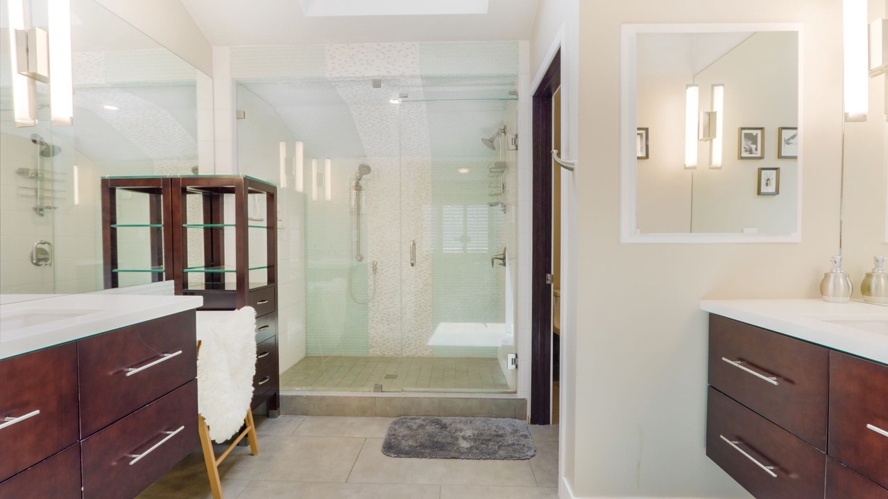 Photo of Bathroom in Westside Costa Mesa