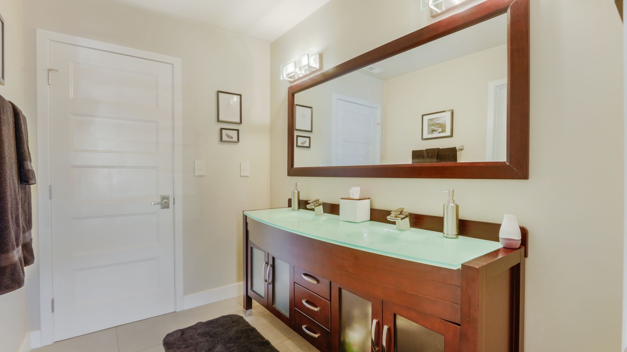 Photo of Bathroom in Westside Costa Mesa
