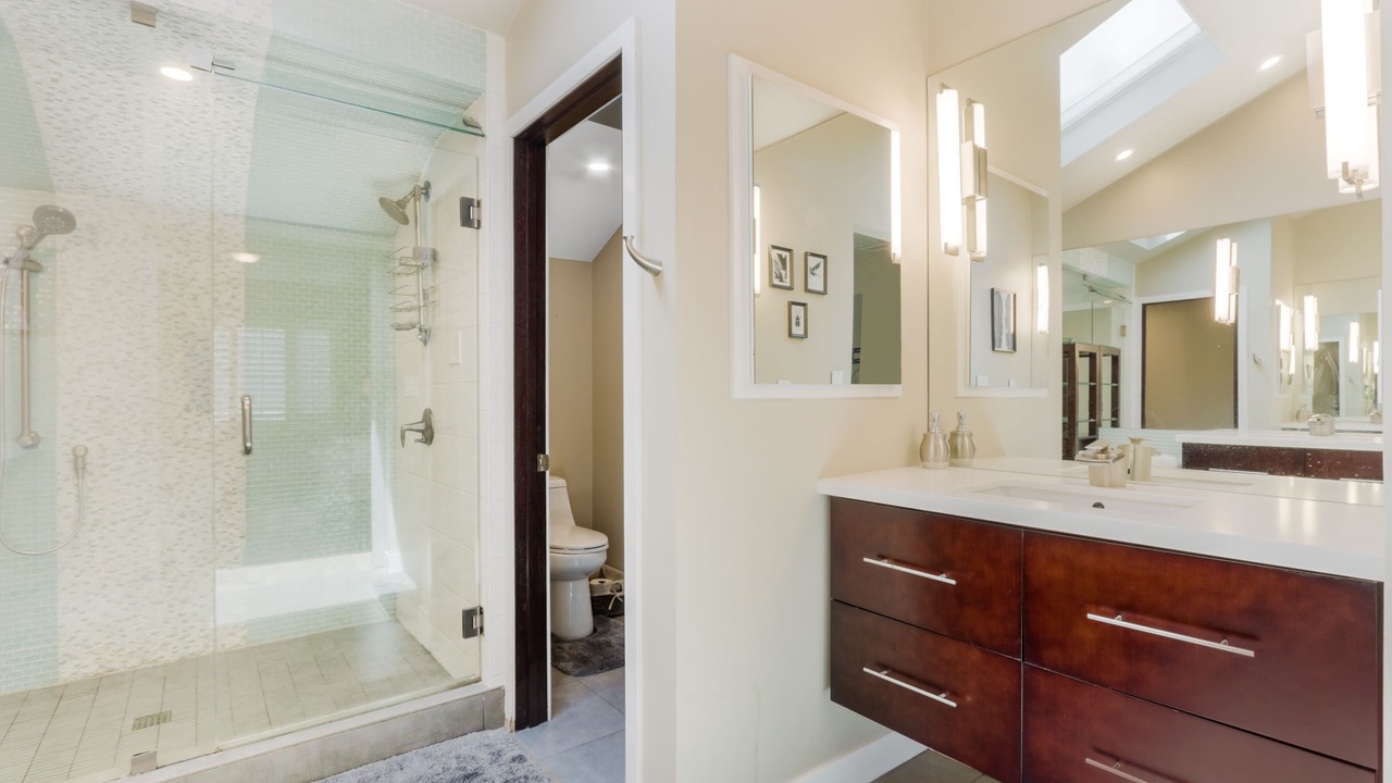 Photo of Bathroom in Westside Costa Mesa