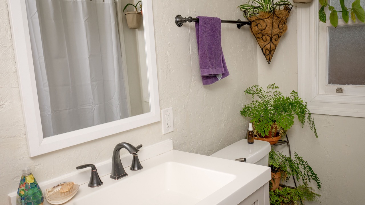 Photo of Bathroom in Burbank Gardens Neighborhood Association