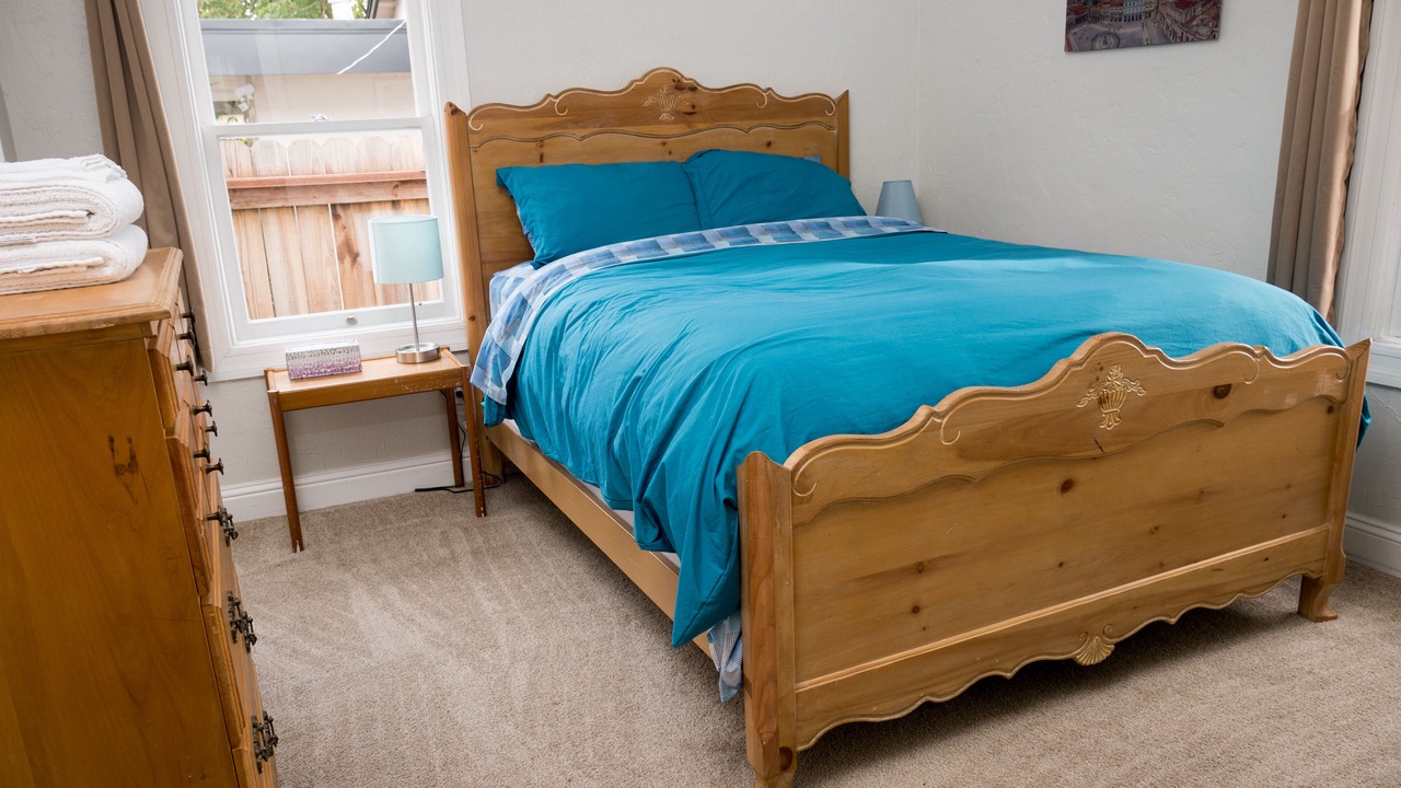 Photo of Bedroom in Burbank Gardens Neighborhood Association