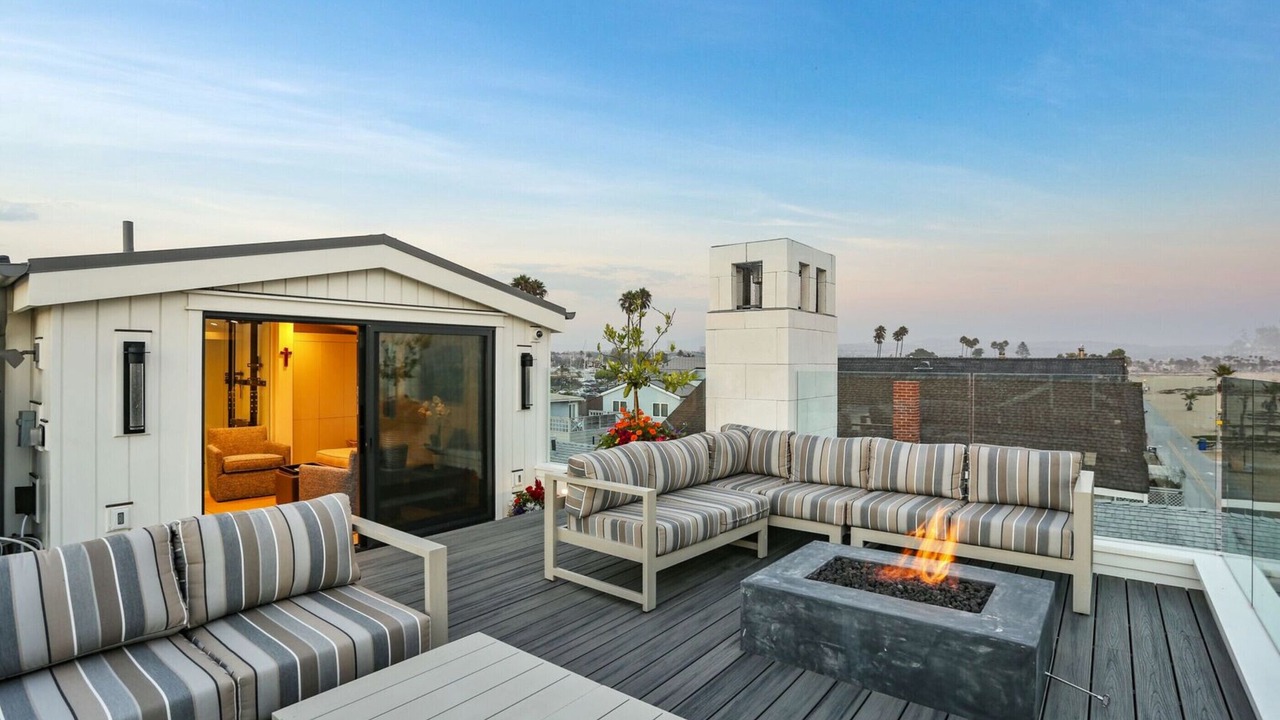 Photo of Patio Balcony in Balboa Peninsula