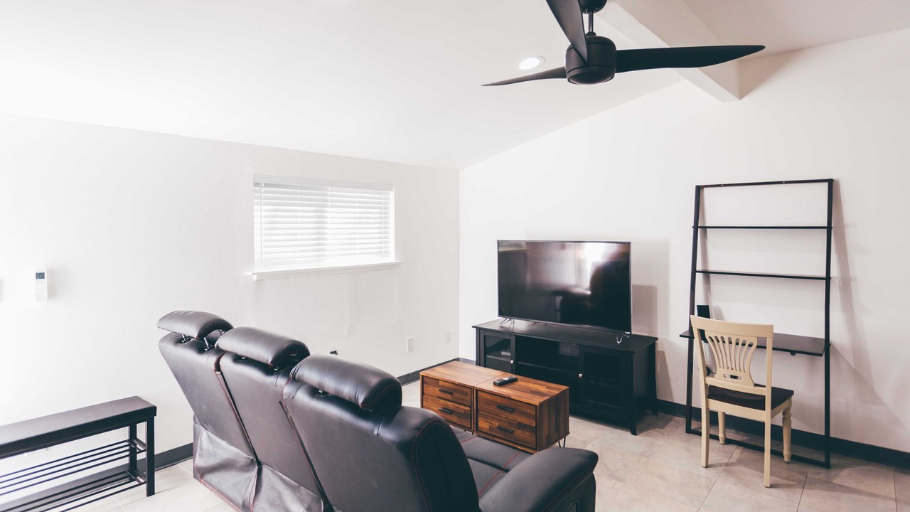 Photo of Bedroom in Arden-Arcade