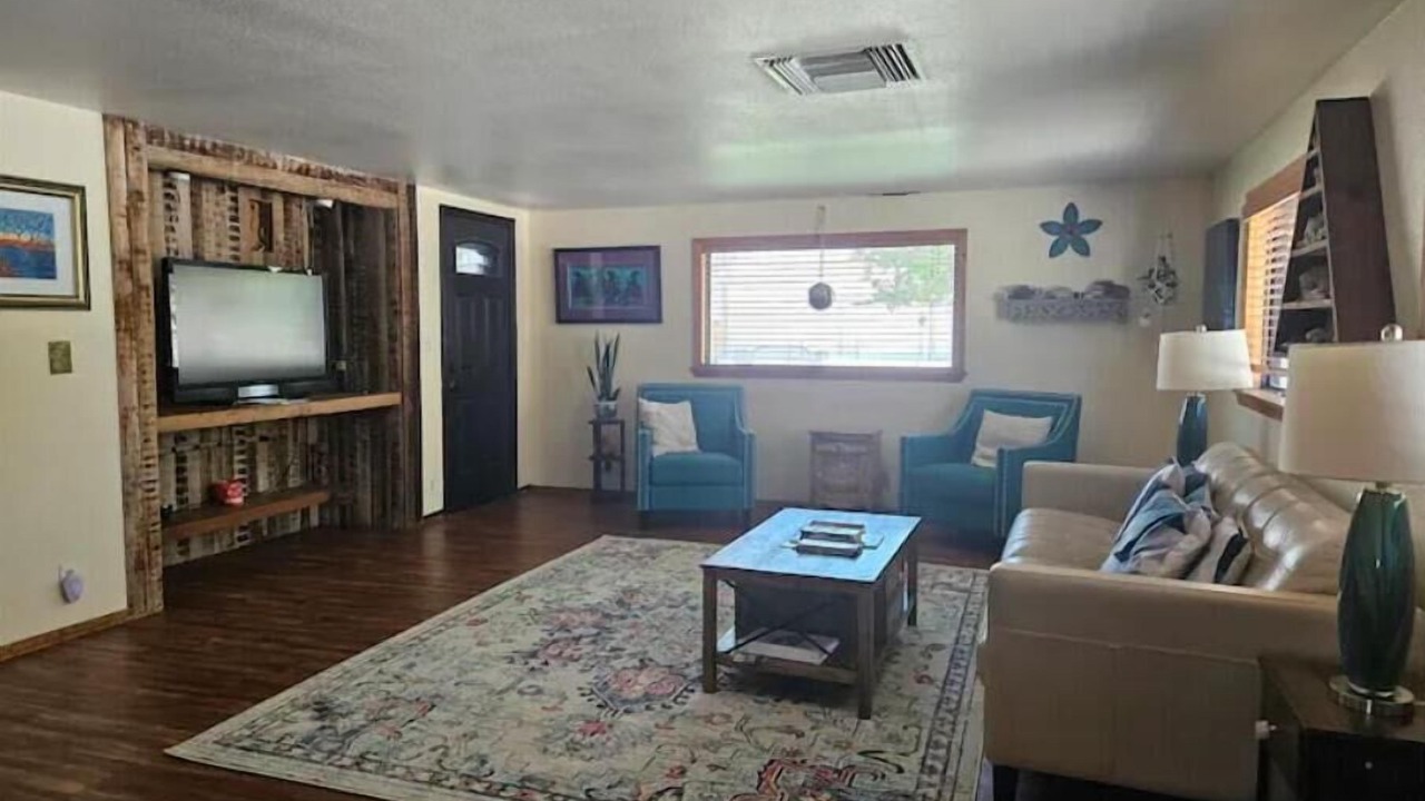 Photo of Livingroom in Lone Pine