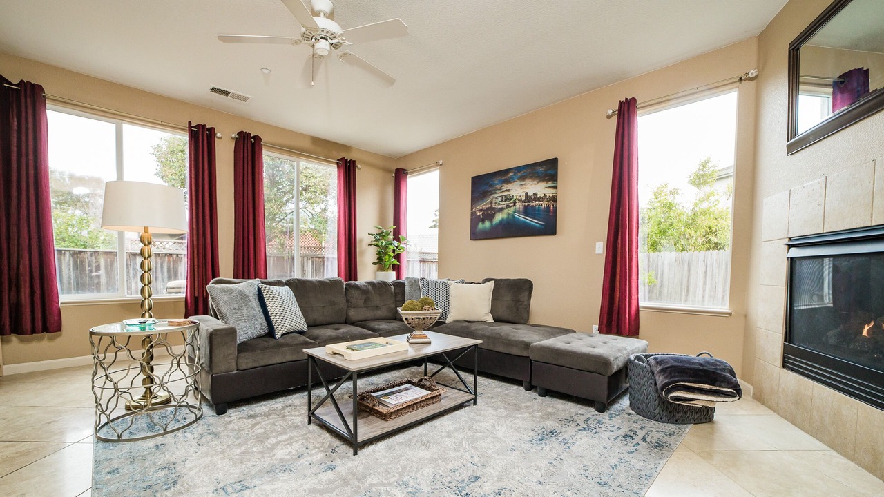 Photo of Livingroom in American Canyon