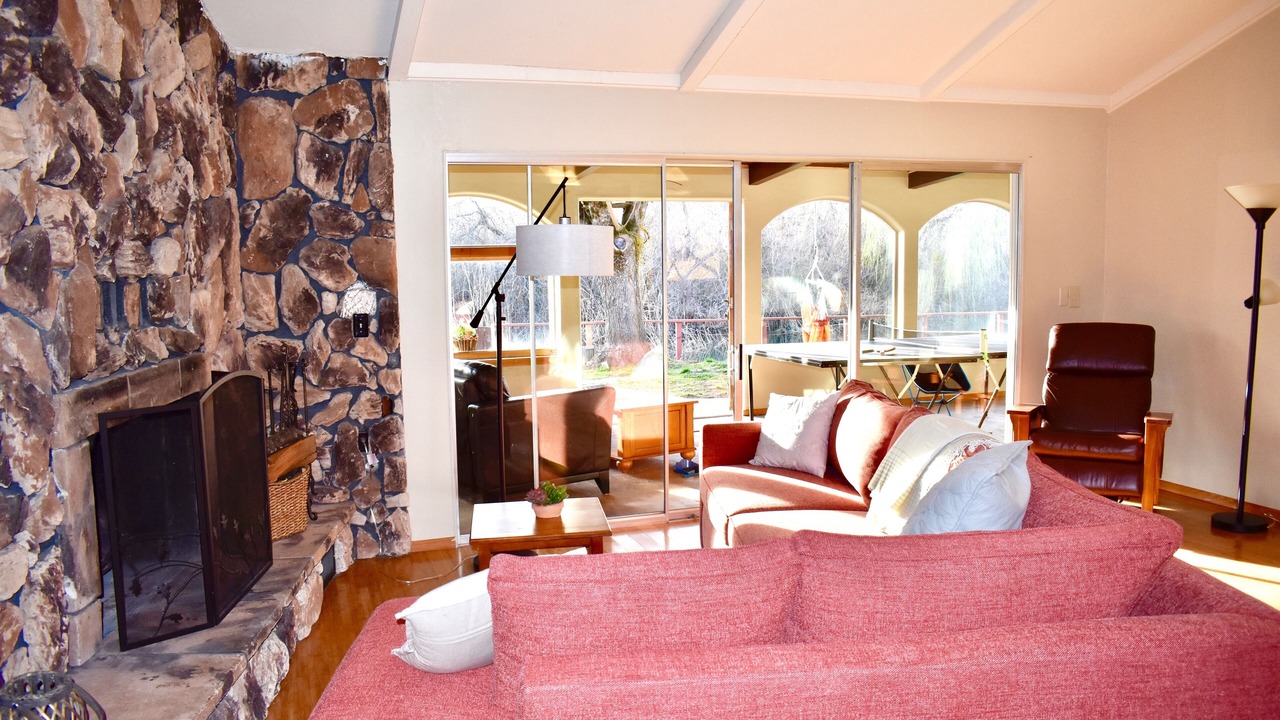 Photo of Livingroom in Lakeport