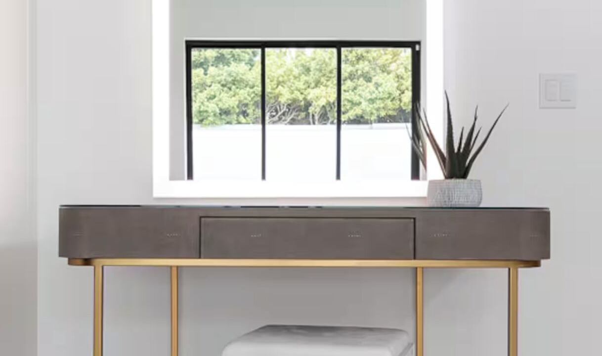 Photo of Bathroom in Racquet Club Estates