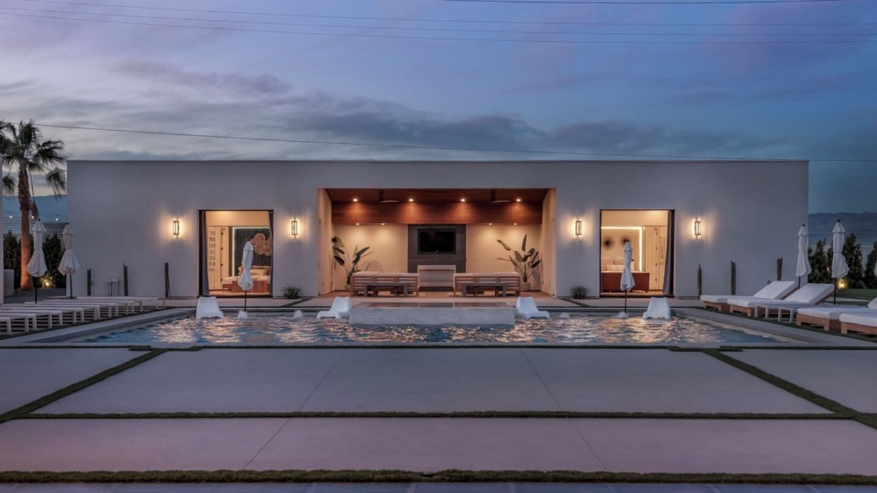 Photo of Outdoor in Racquet Club Estates