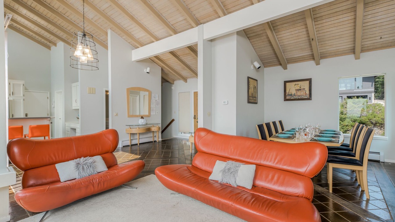 Photo of Livingroom in Meeks Bay