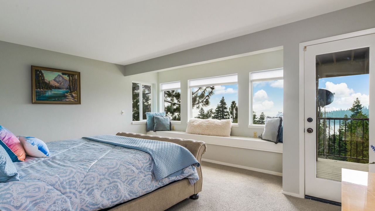 Photo of Bedroom in Meeks Bay